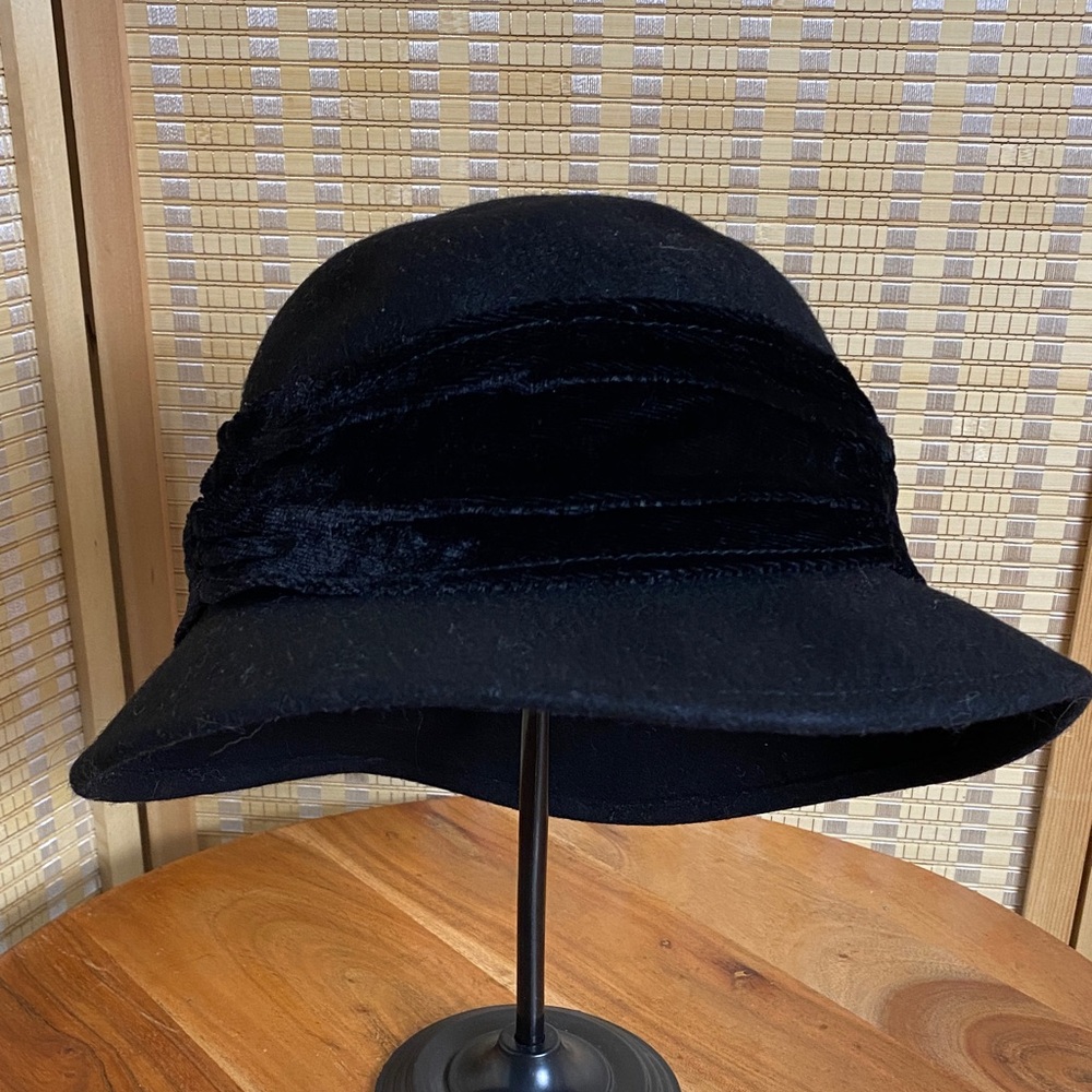 Charter Club Woman’s Wool Felt Black  Cloche Hat With Crushed Velvet Band